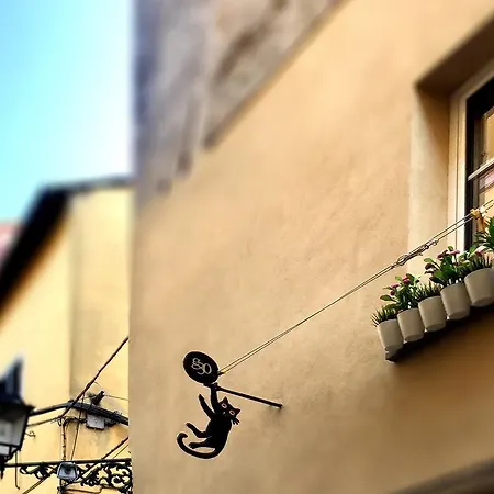 G30 Finalborgo Lodging'N Bike Box Finale Ligure Exterior photo