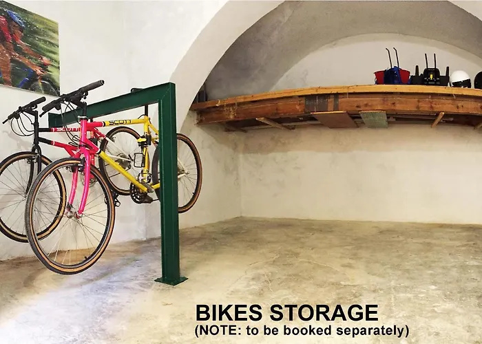 G30 Finalborgo Lodging\'N Bike Box